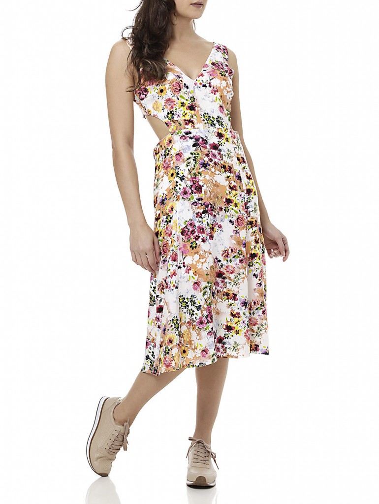 vestido midi floral e tenis lojas pompeia