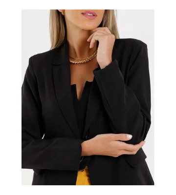 blazer preto para o estilo preppy