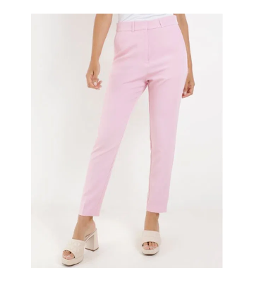 calça de alfaiataria rosa para dar cor ao estilo preppy